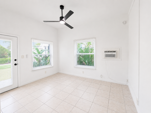 Move In Fast! 1/1 Apartment with Private Patio | Fast Approval – photo 1