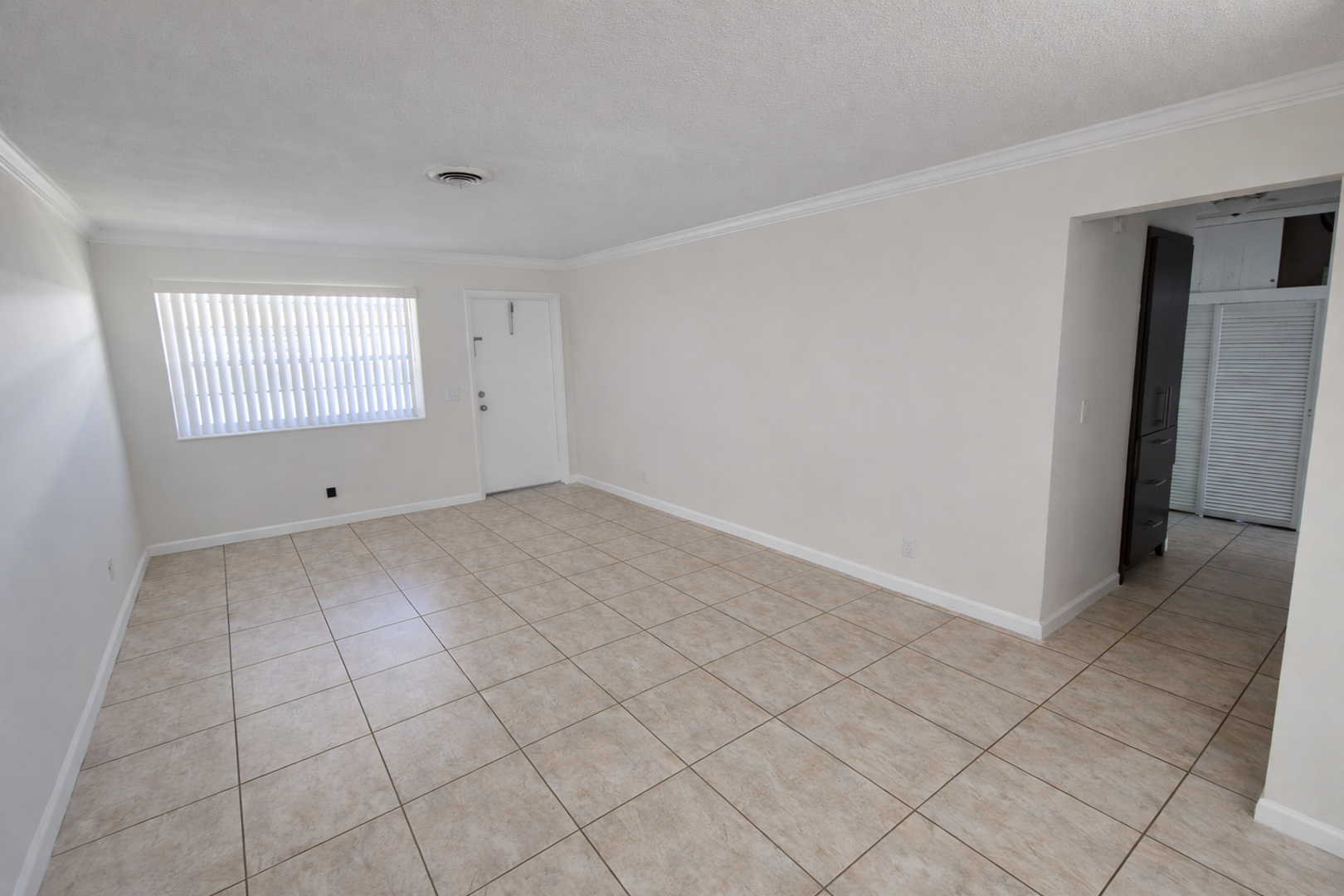 Hollywood Apartment: 3500 Polk St