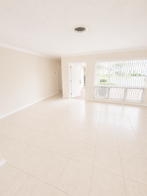 First & $1000 Security Deposit Moves you In! – photo 1