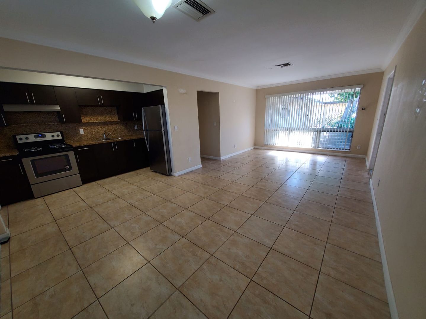 Hollywood Apartment: 3609 Polk Street