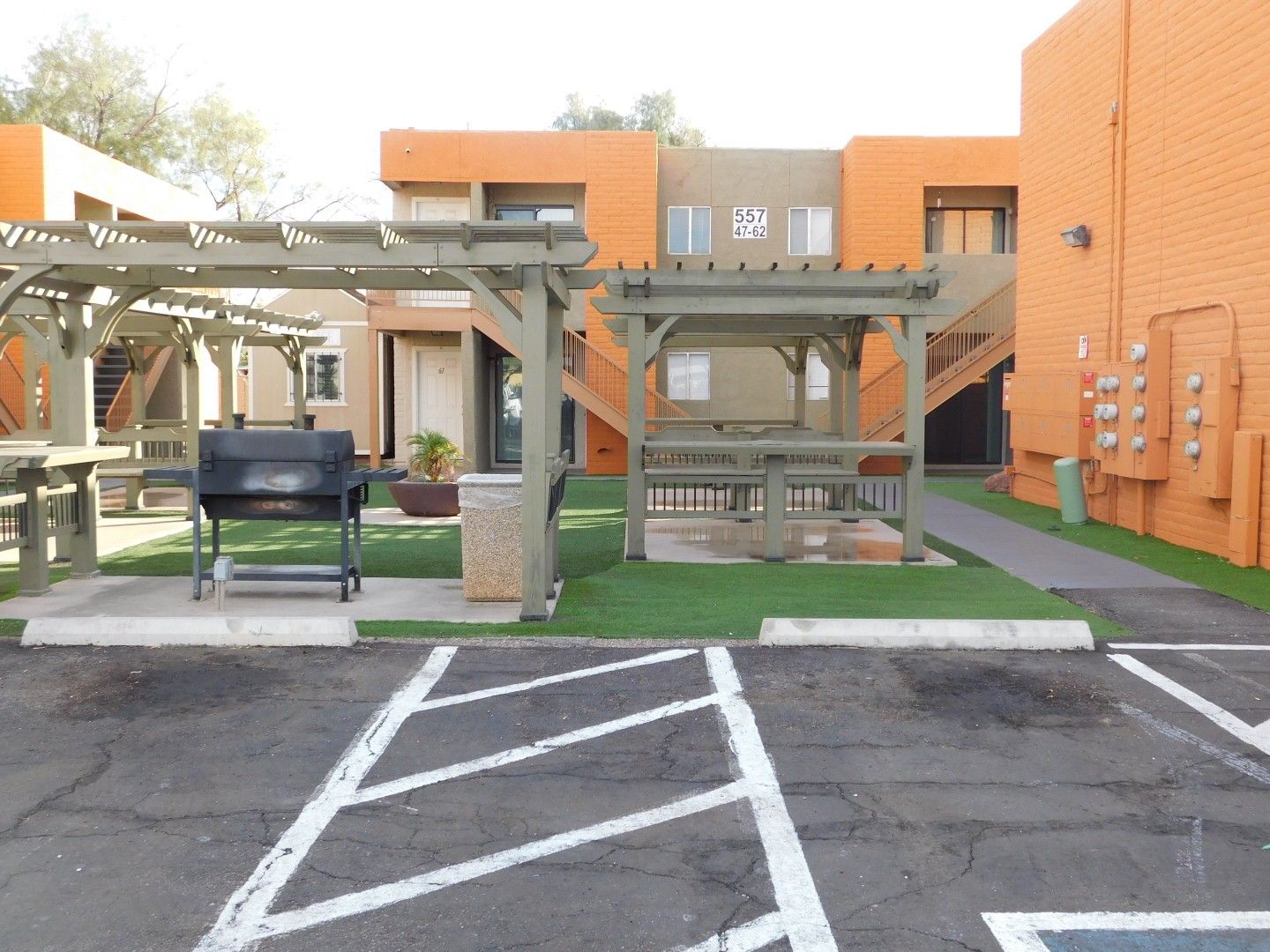 Tucson Apartment: 557 W. Thurber Rd.