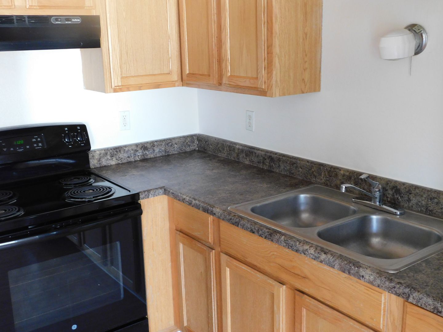 Tucson Apartment: 450 West Kelso St.