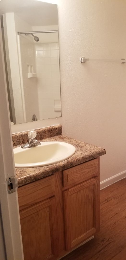 Kelso Vista Apartments 9 of 12