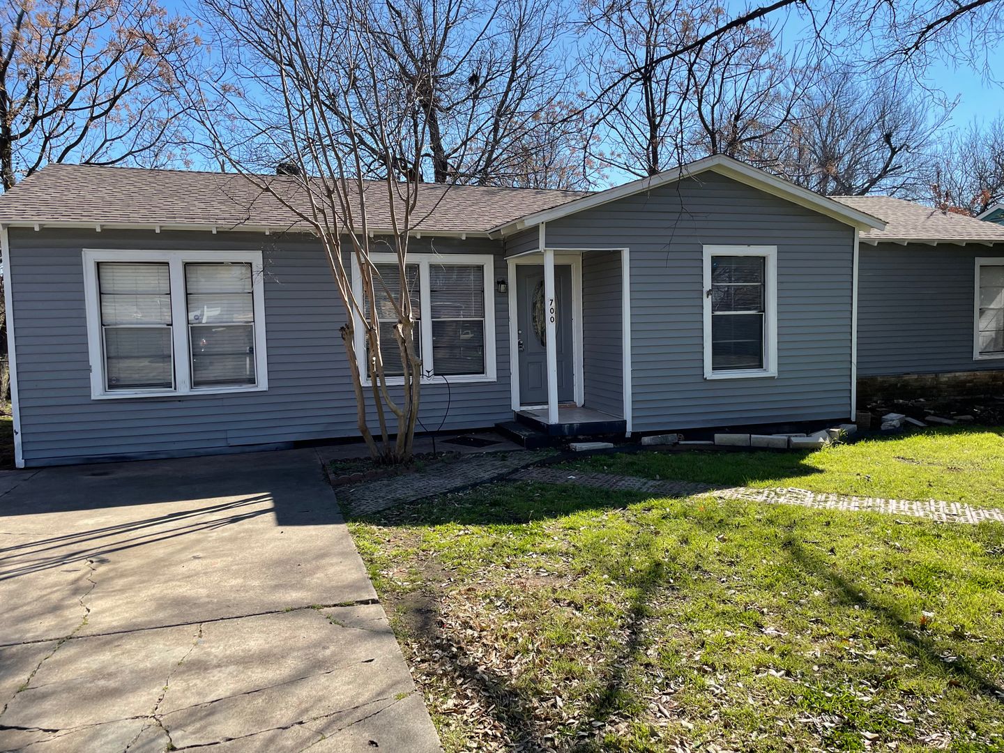 Hurst House: 700 Harrison Ln