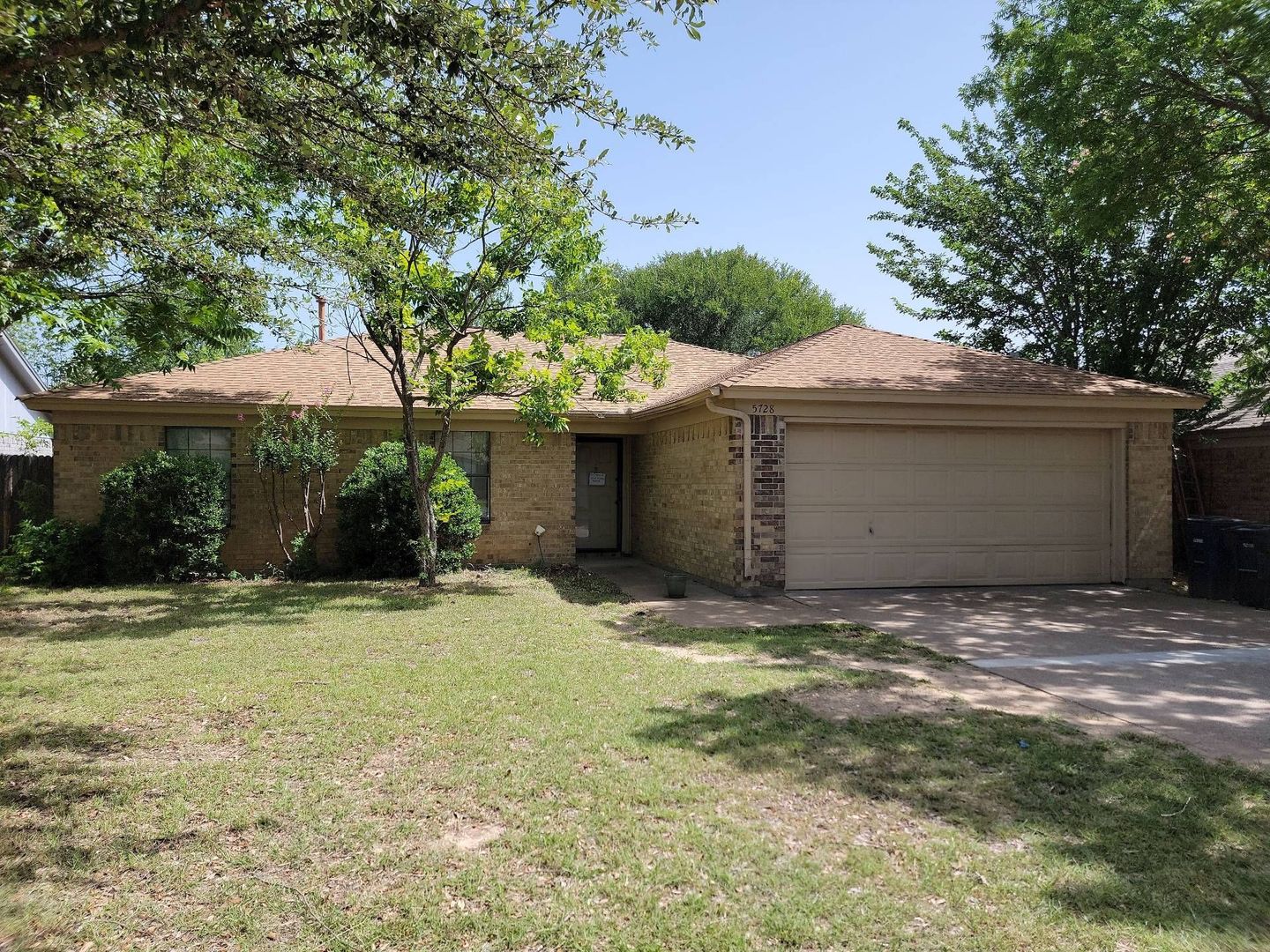 Fort Worth House: 5728 Springtide Drive
