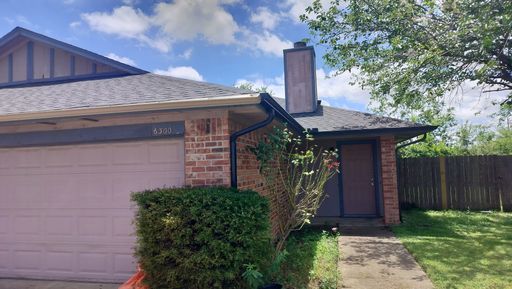Great Duplex ready for immediate move in! – photo 1