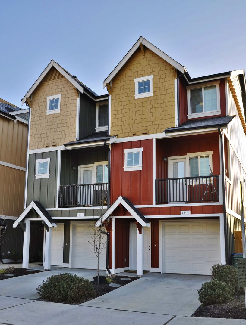 Tacoma Apartment: 4341 S Warner St