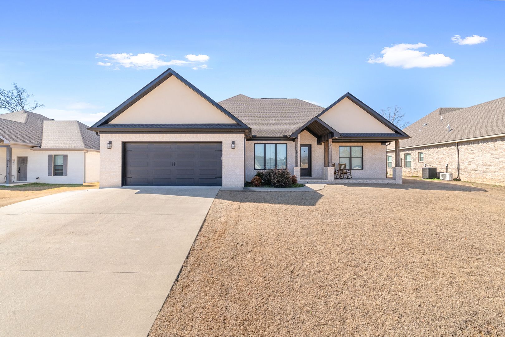 Sherwood House: 9517 Meadow Oak Dr