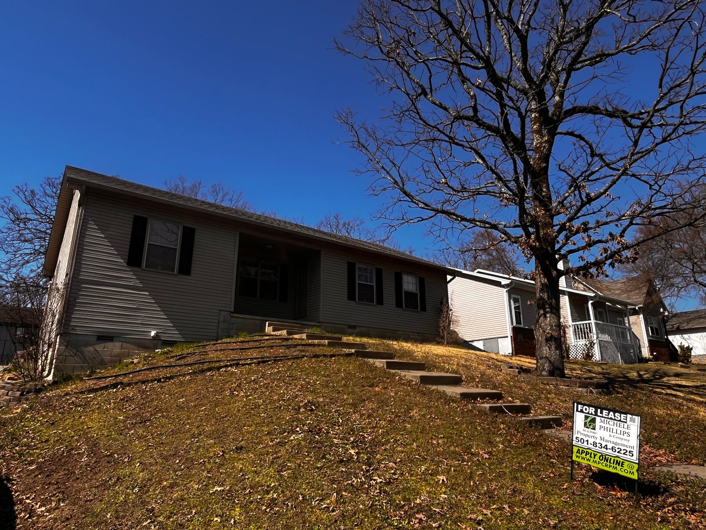 Sherwood House: 127 Willow Grove