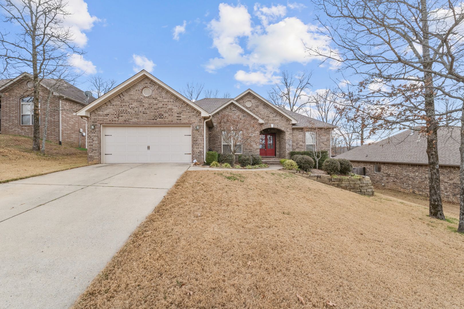 Sherwood House: 2009 Ingleside Dr