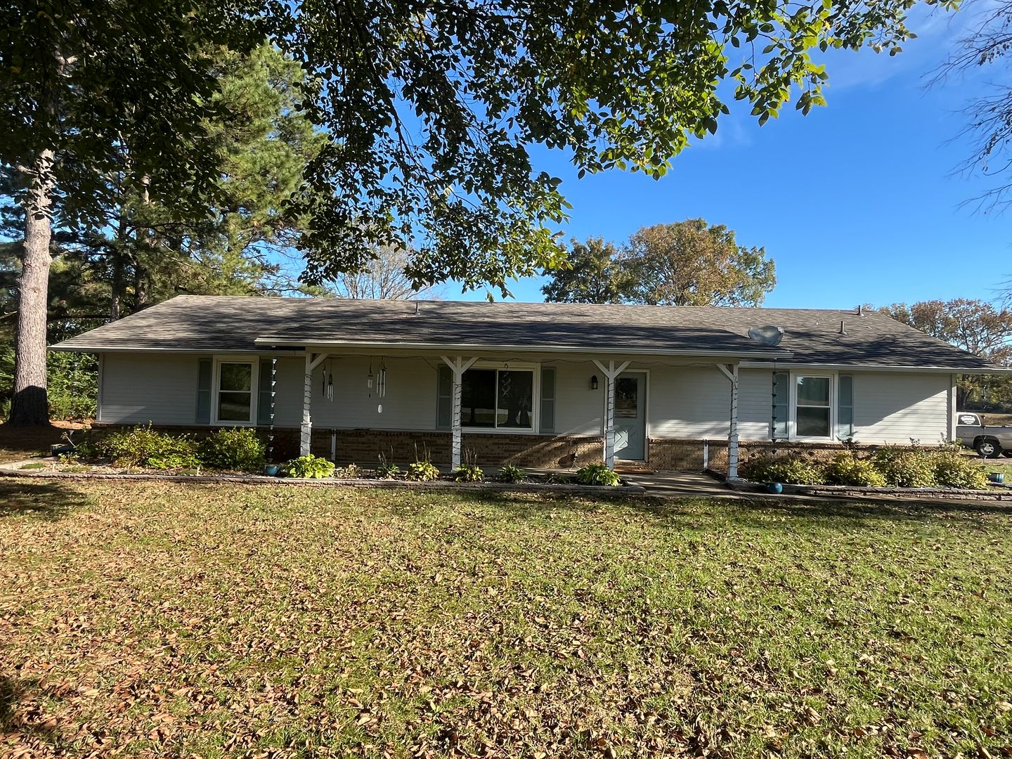 Greenbrier House: 74 E Main St