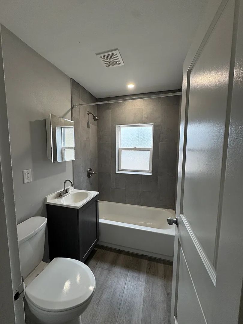 124 North Eddy St 8 of 8