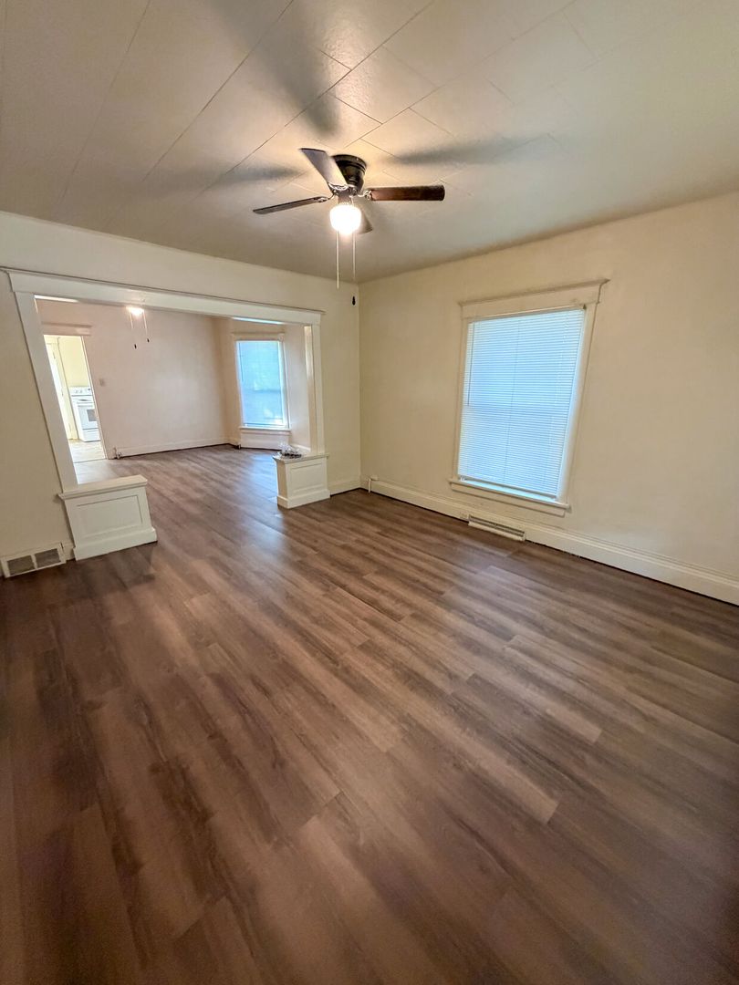 South Bend Apartment: 1118 S 23rd St