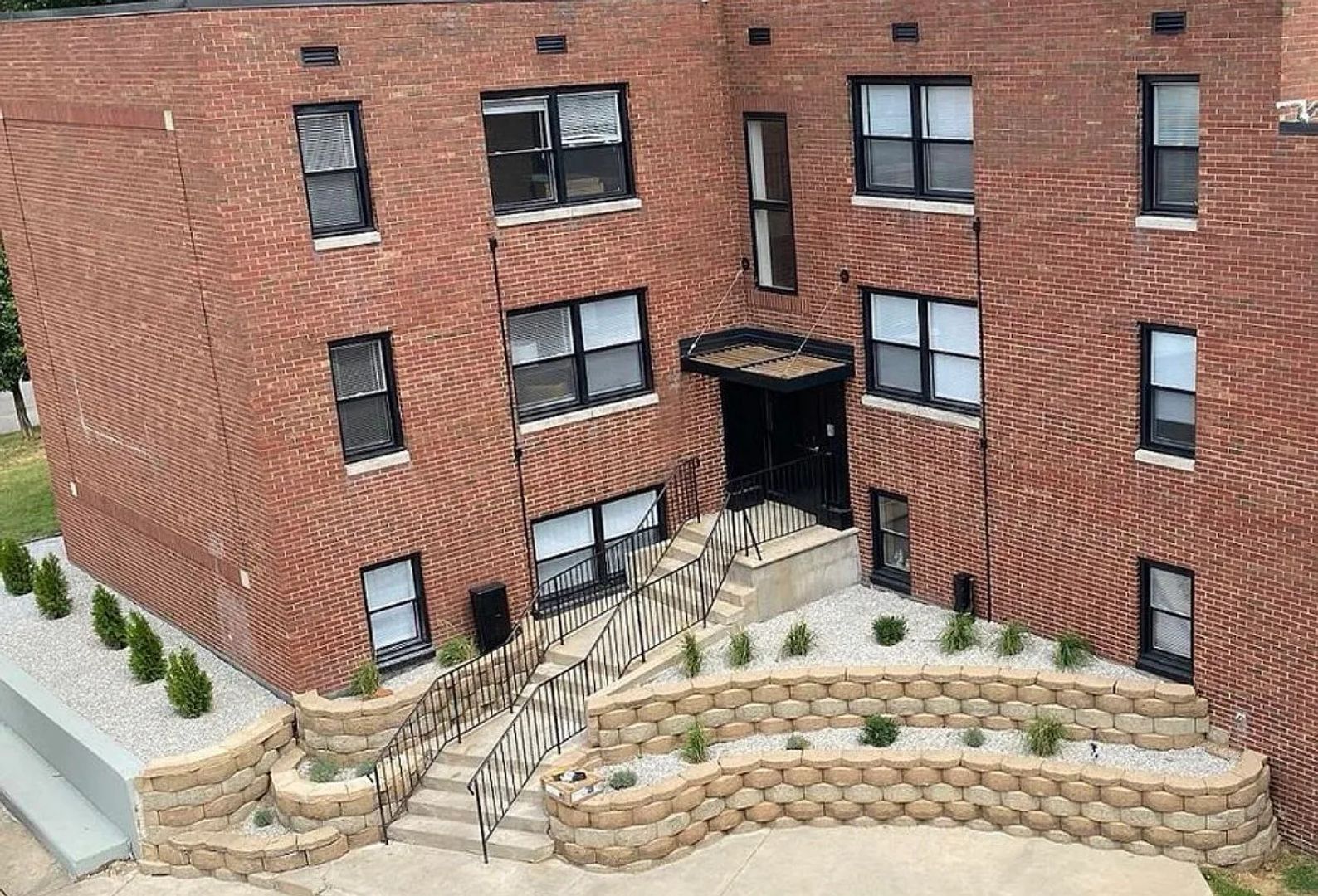 124 North Eddy St 3 of 9