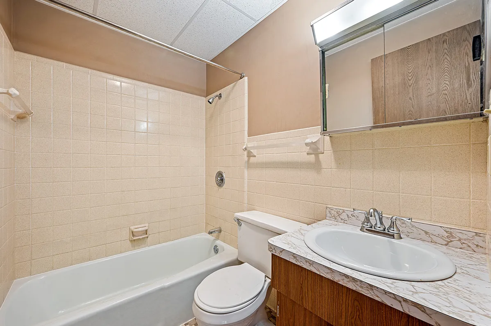 521 W 11th St 3 of 6