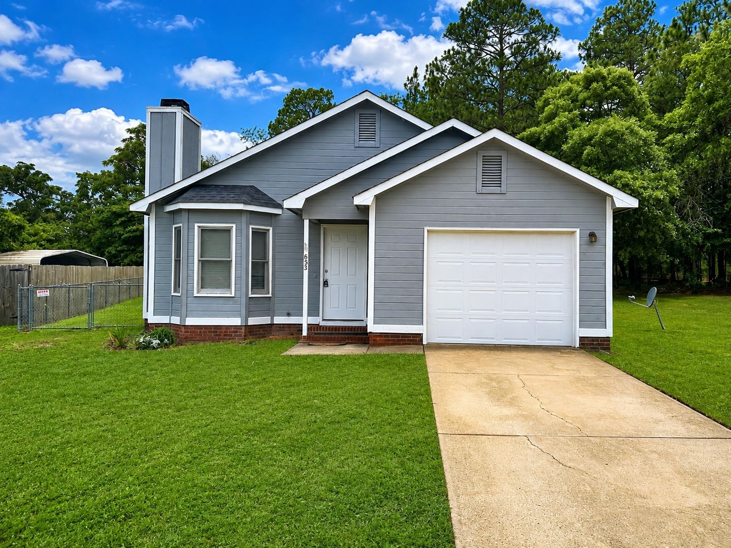 Fayetteville House: 633 Winthrop Court