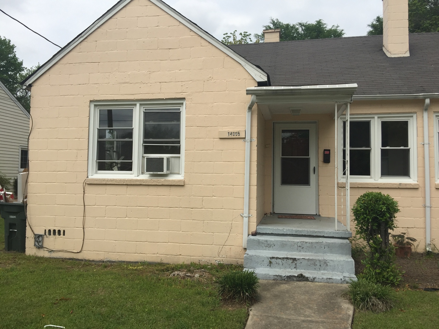 Fayetteville House: 1400-B Summit Avenue