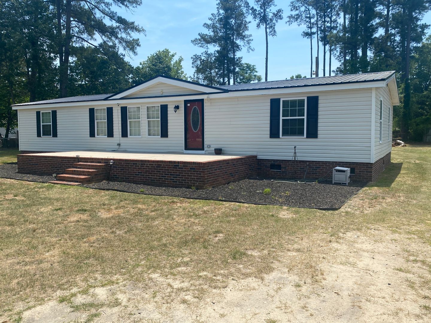 Fayetteville House: 2727 Pinecrest Drive