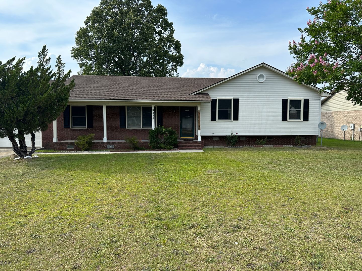 Fayetteville House: 8516 Amish Drive