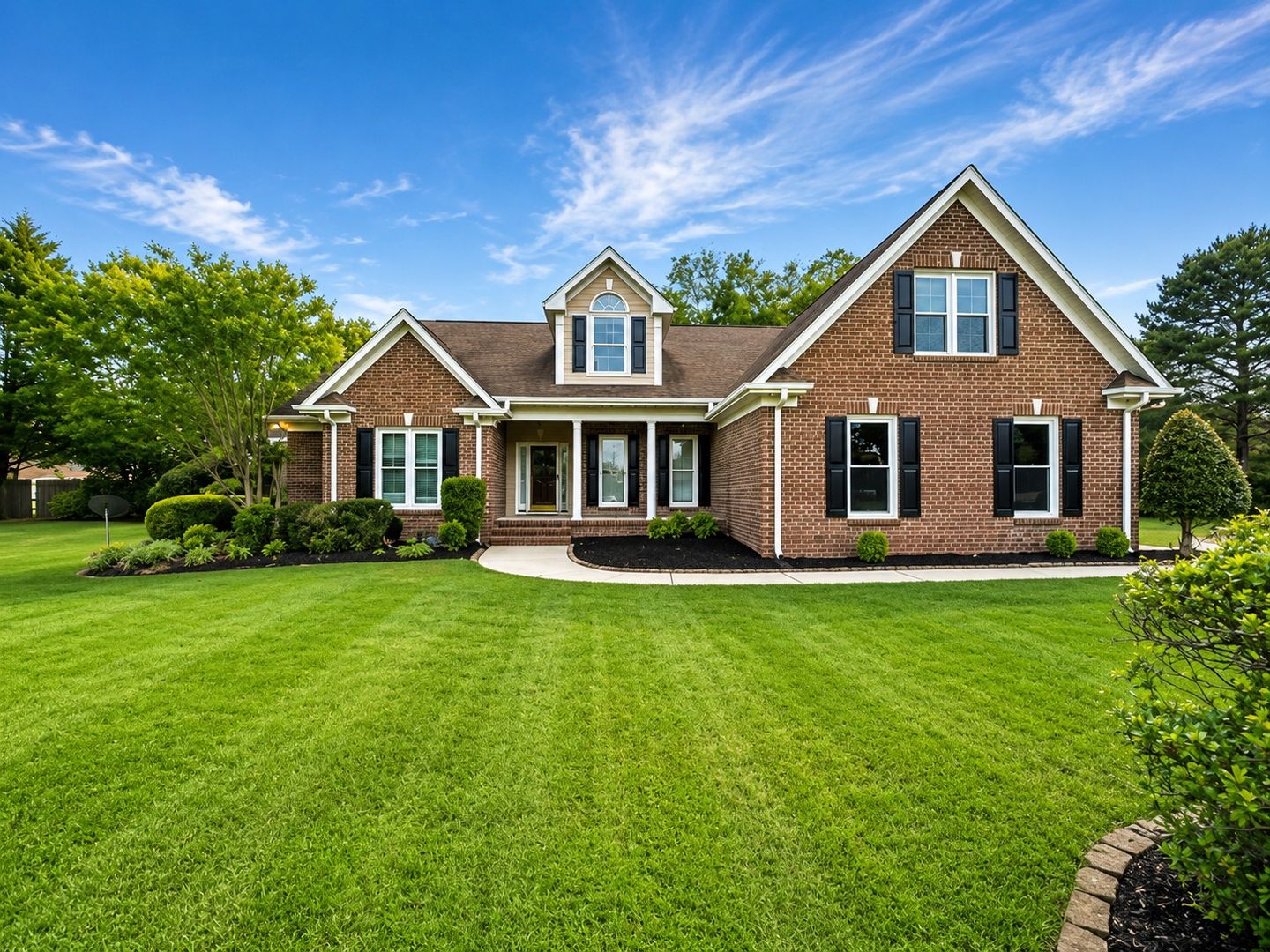 Fayetteville House: 340 Interchange Drive