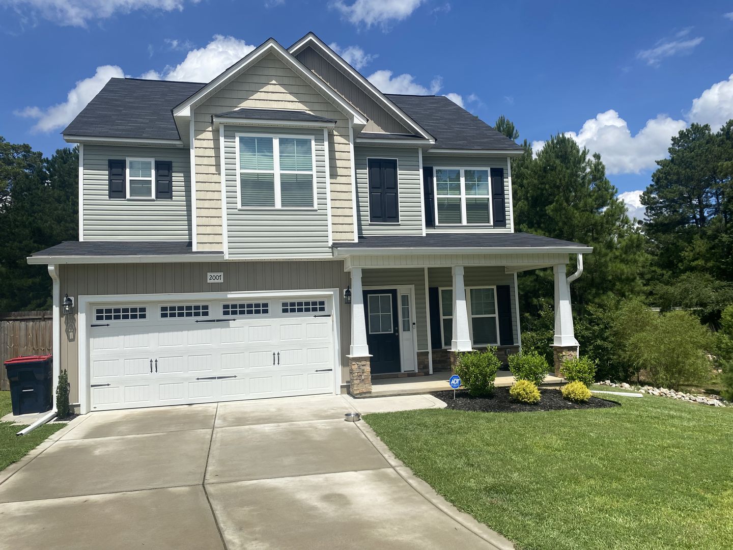 Fayetteville House: 2007 Rocky Stream Ct