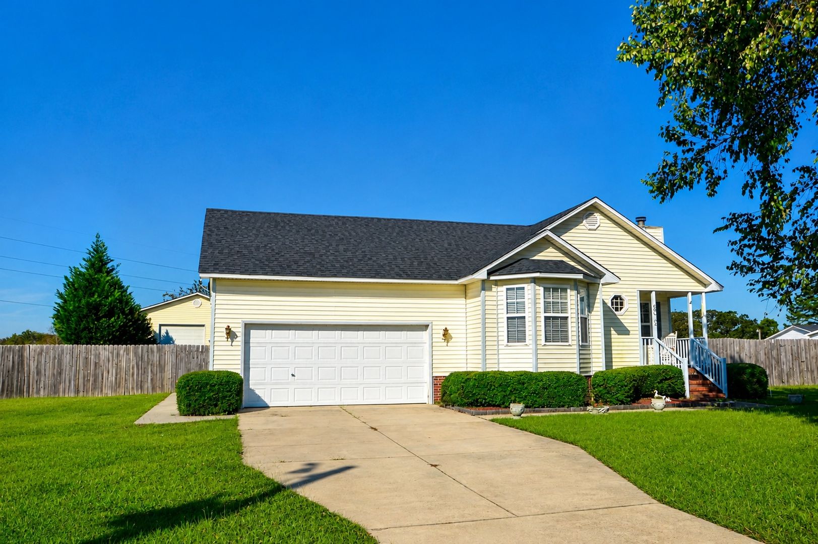 Fayetteville House: 6012 Waldos Beach Rd