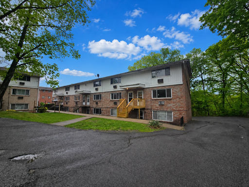 GREENOCK MANOR. Spacious 2 Story 2 Bed 1 bath