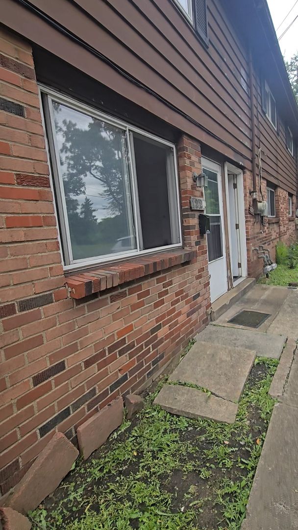 Plum Apartment: 122, 126, 130, 146 Unity Center Rd