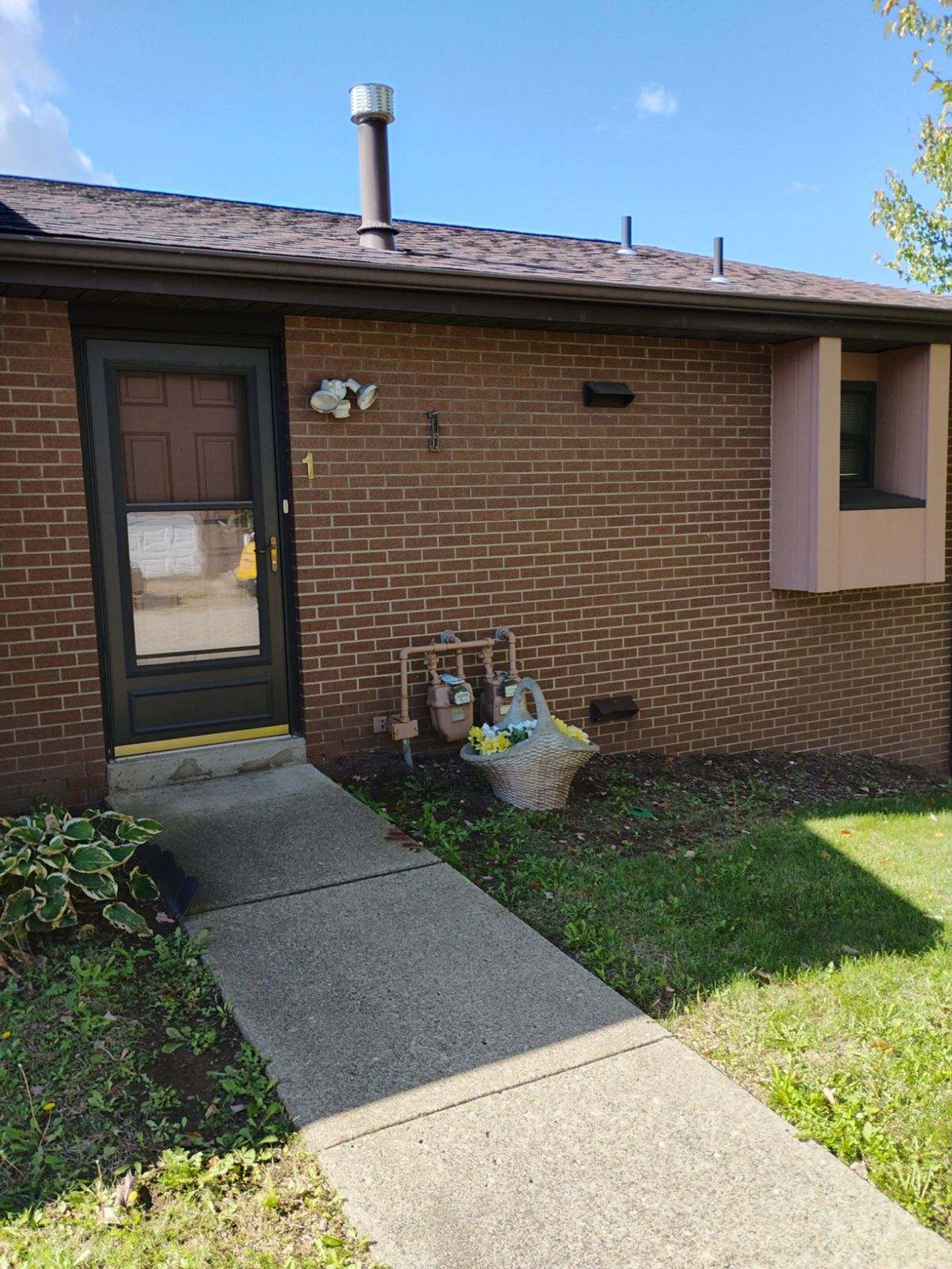 E McKeesport Apartment: 930 Punta Gorda Avenue