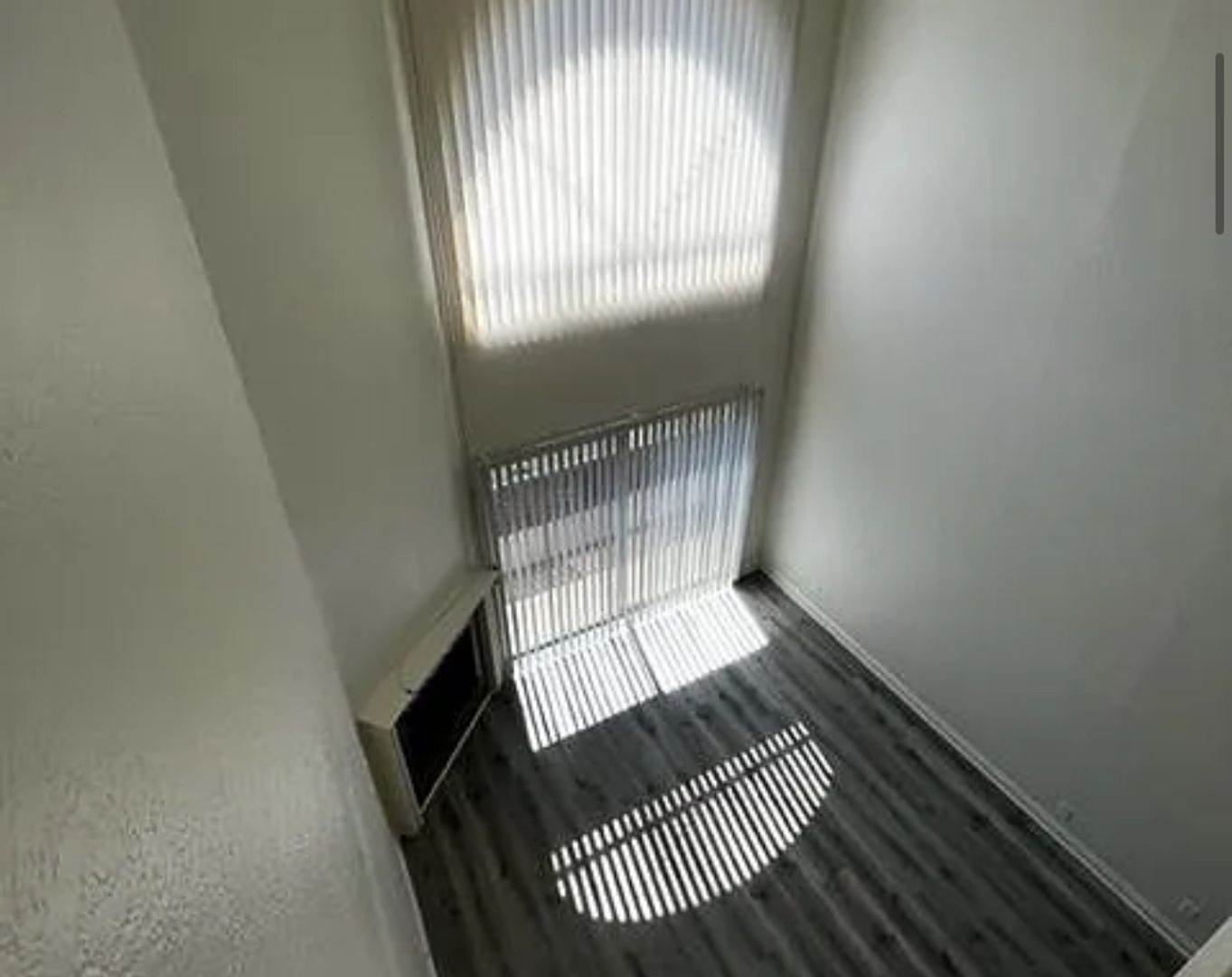 Sherman Oaks Apartment: 15009 Moorpark St