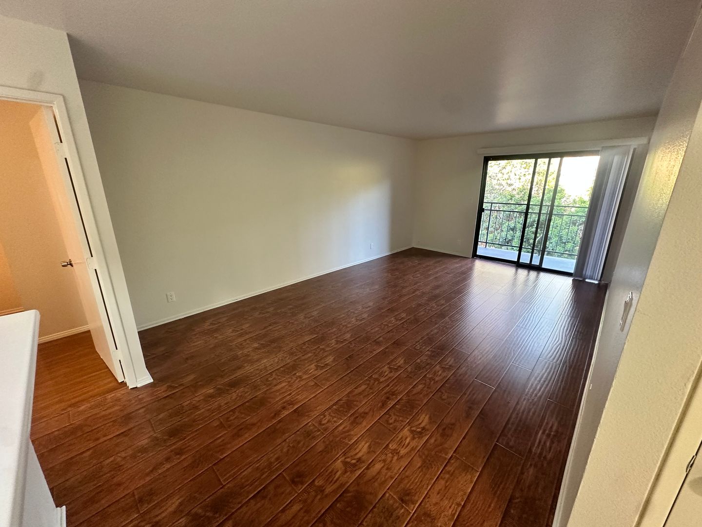 Van Nuys Apartment: 7040 Haskell Ave