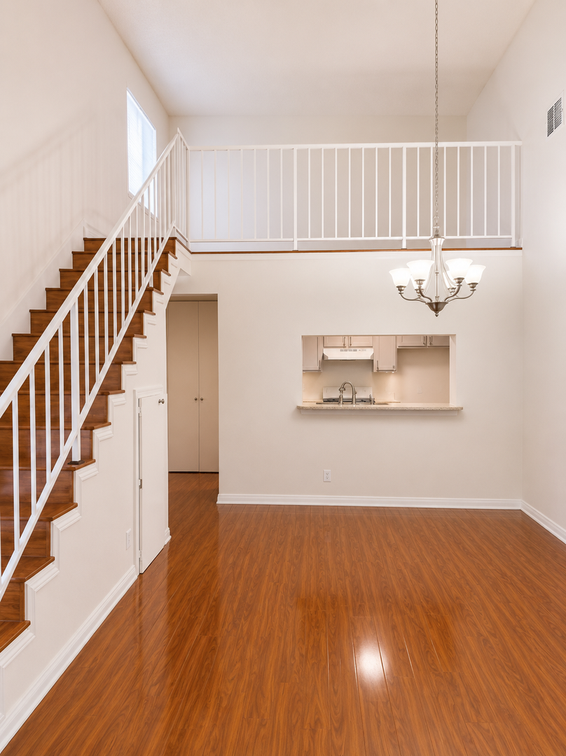 Sherman Oaks Apartment: 15020 Burbank Blvd.