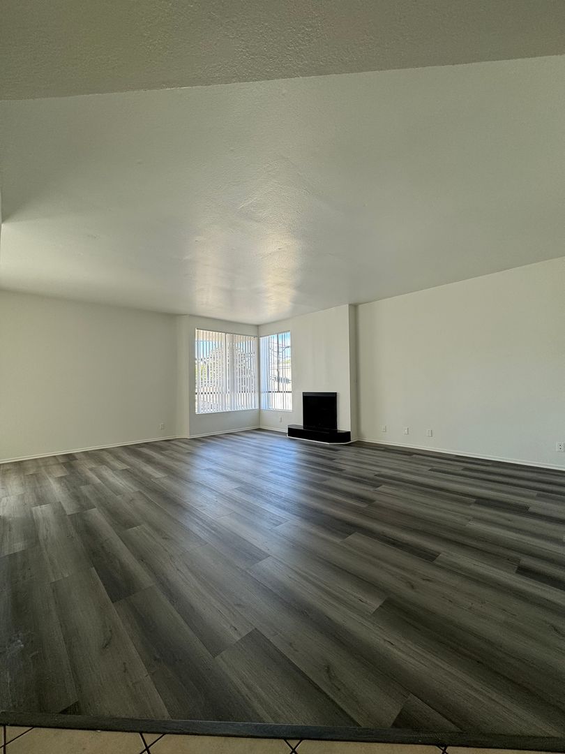 Studio City Apartment: 4343 Whitsett Ave