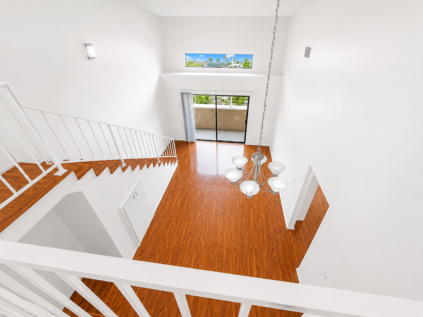 Sherman Oaks Apartment: 15020 Burbank Blvd.