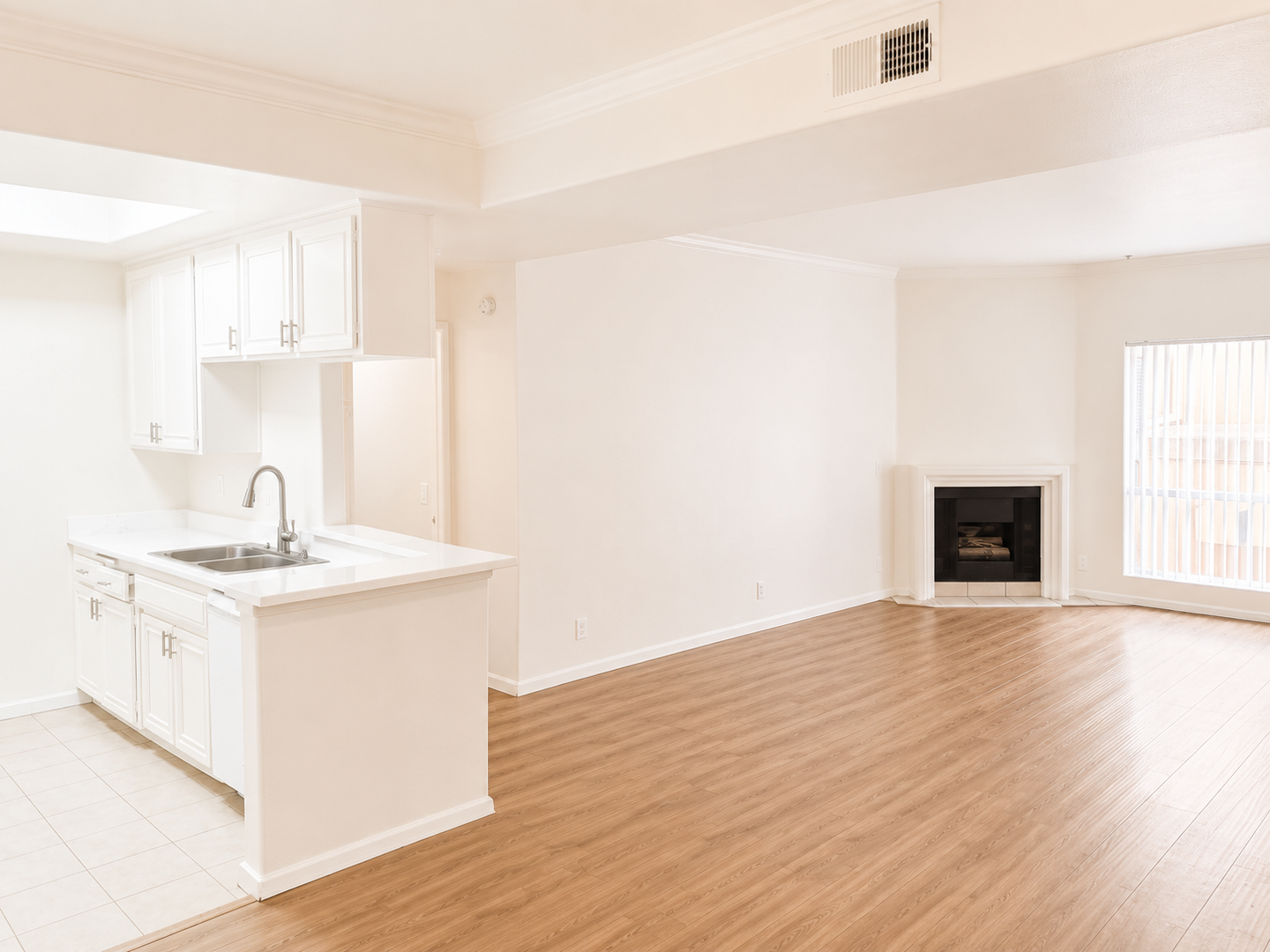 Sherman Oaks Apartment: 5405 Kester Ave