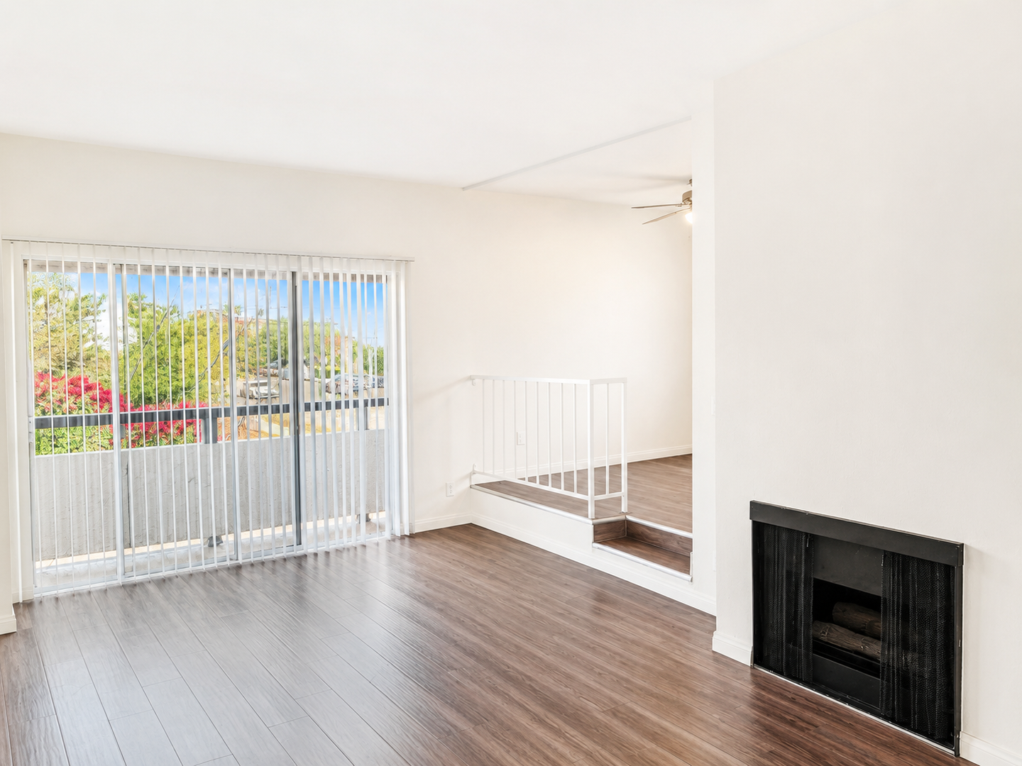 Sherman Oaks Apartment: 14805 Magnolia Blvd.
