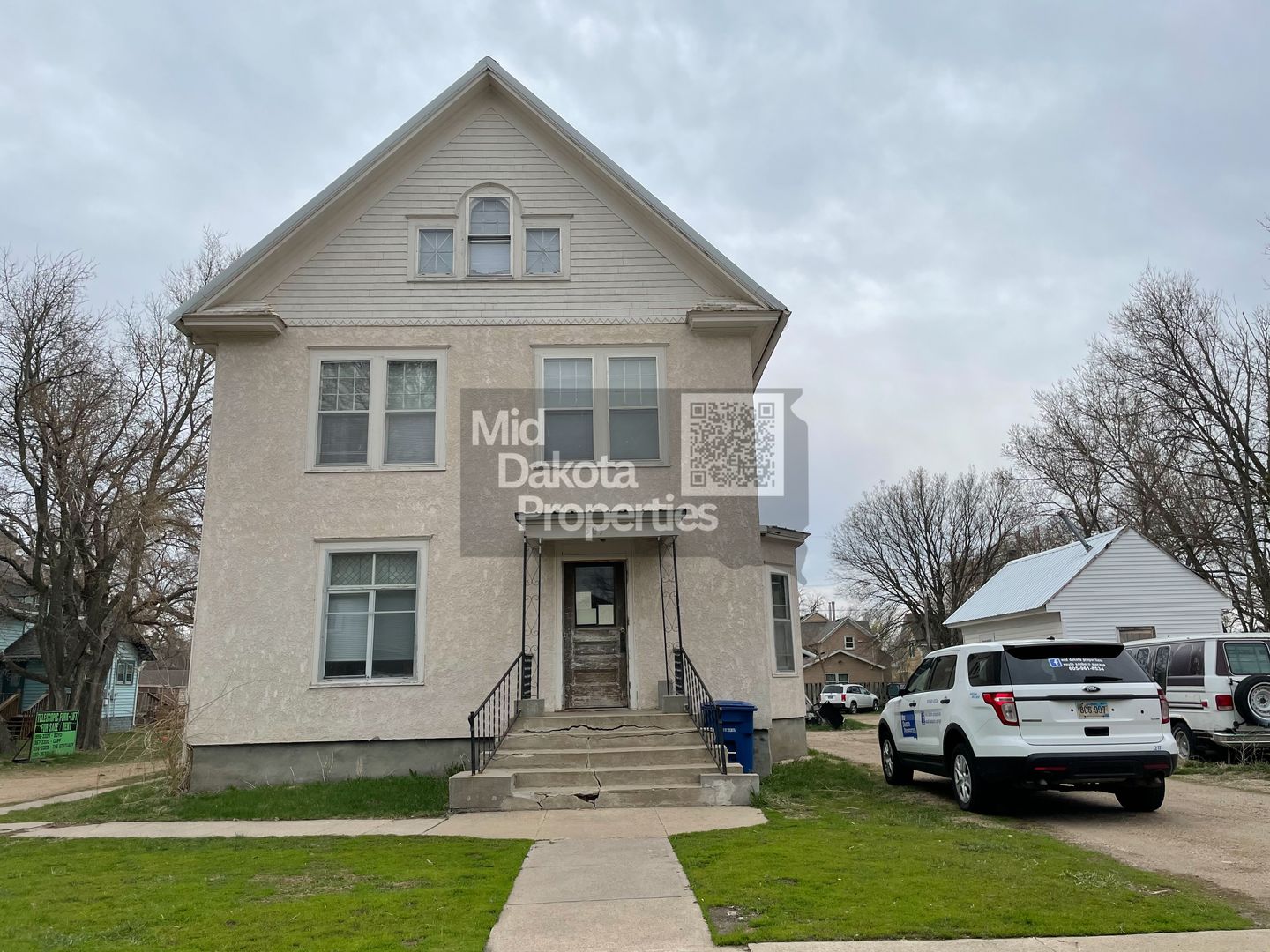 Mitchell Apartment: 509 W 3rd