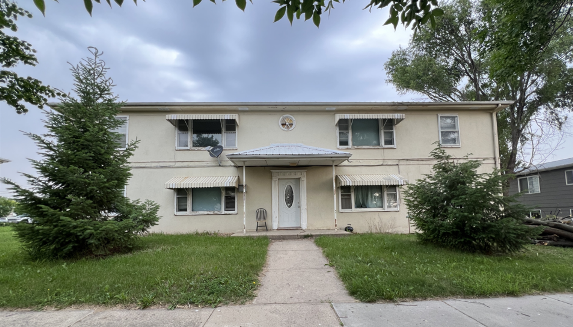 Mitchell Apartment: 614 E 11th