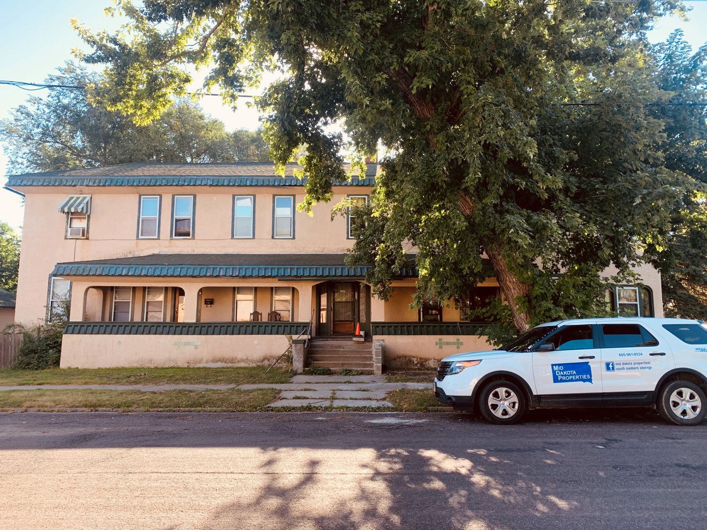 Mitchell Apartment: 404 N Duff