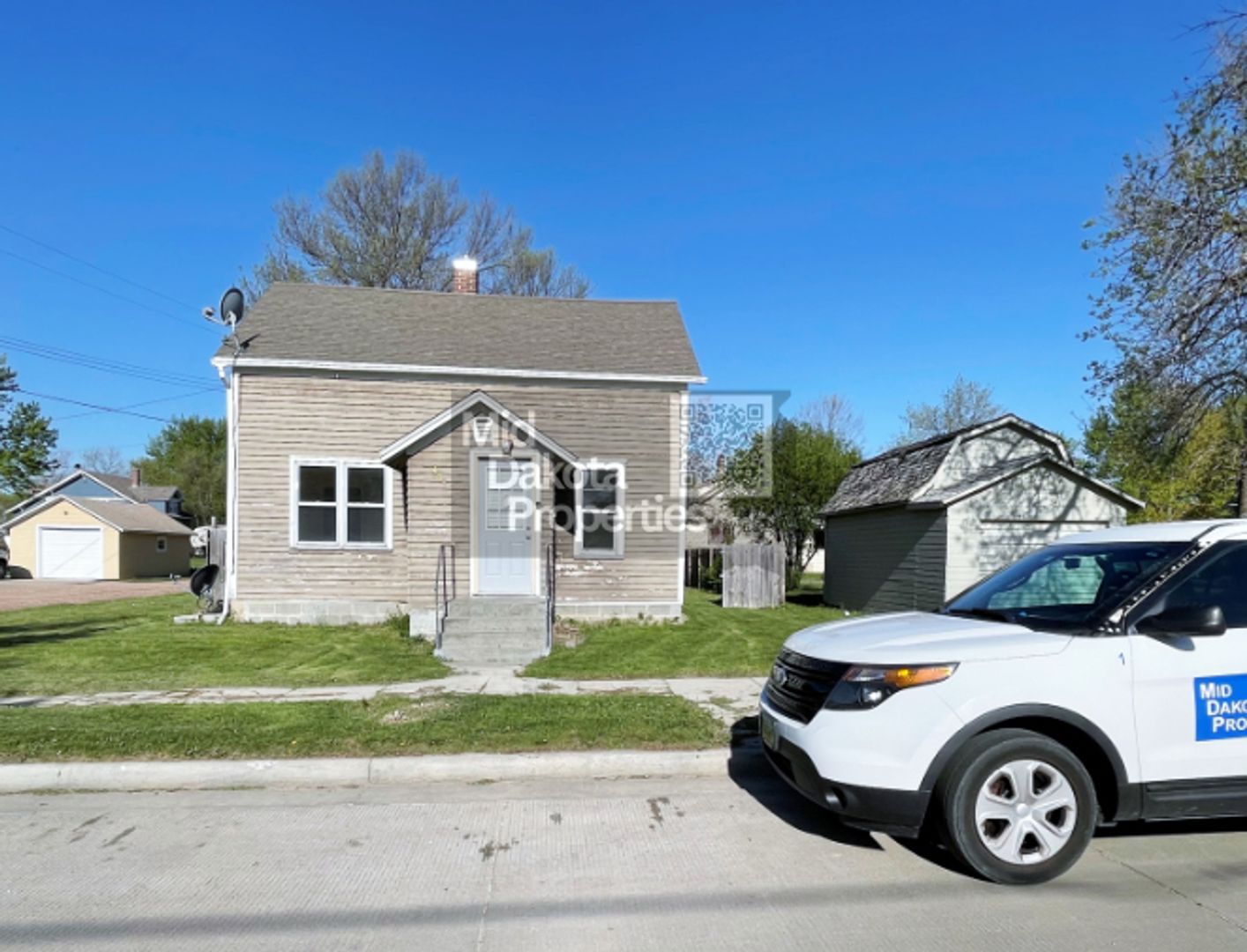 Parkston House: 403 S 1st