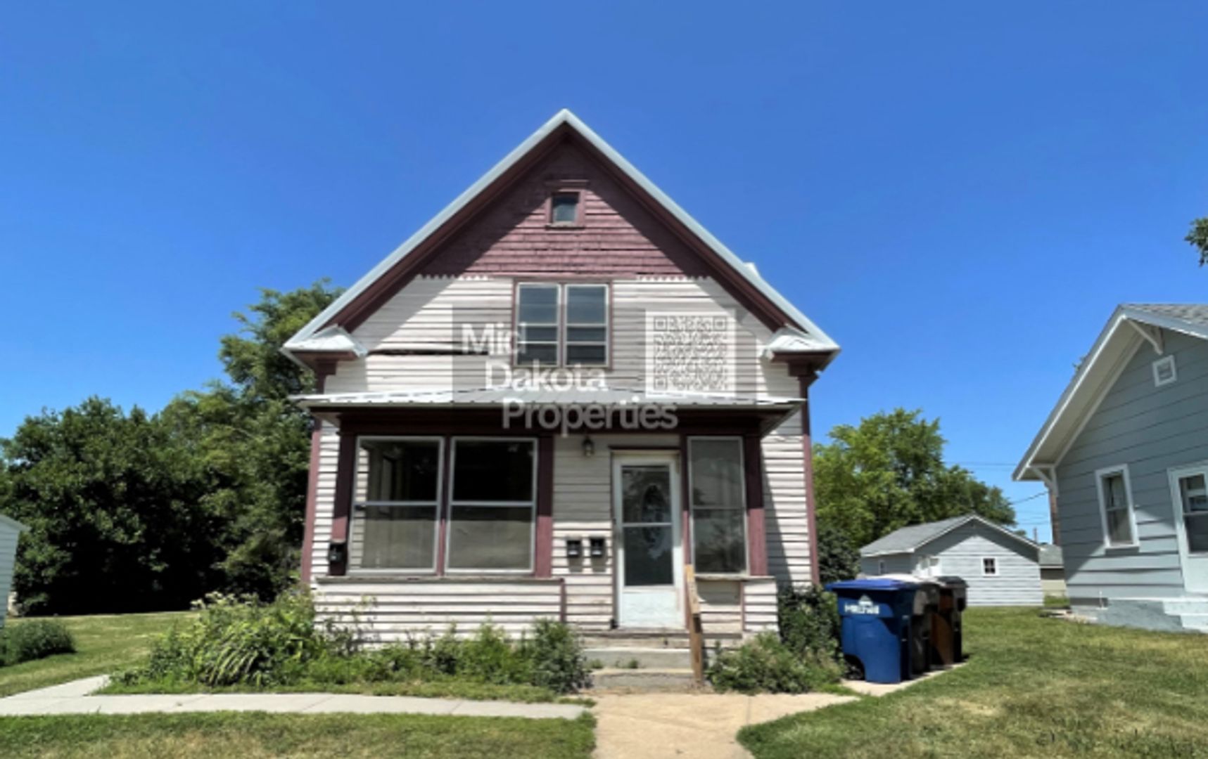 Mitchell Apartment: 512 W 1st