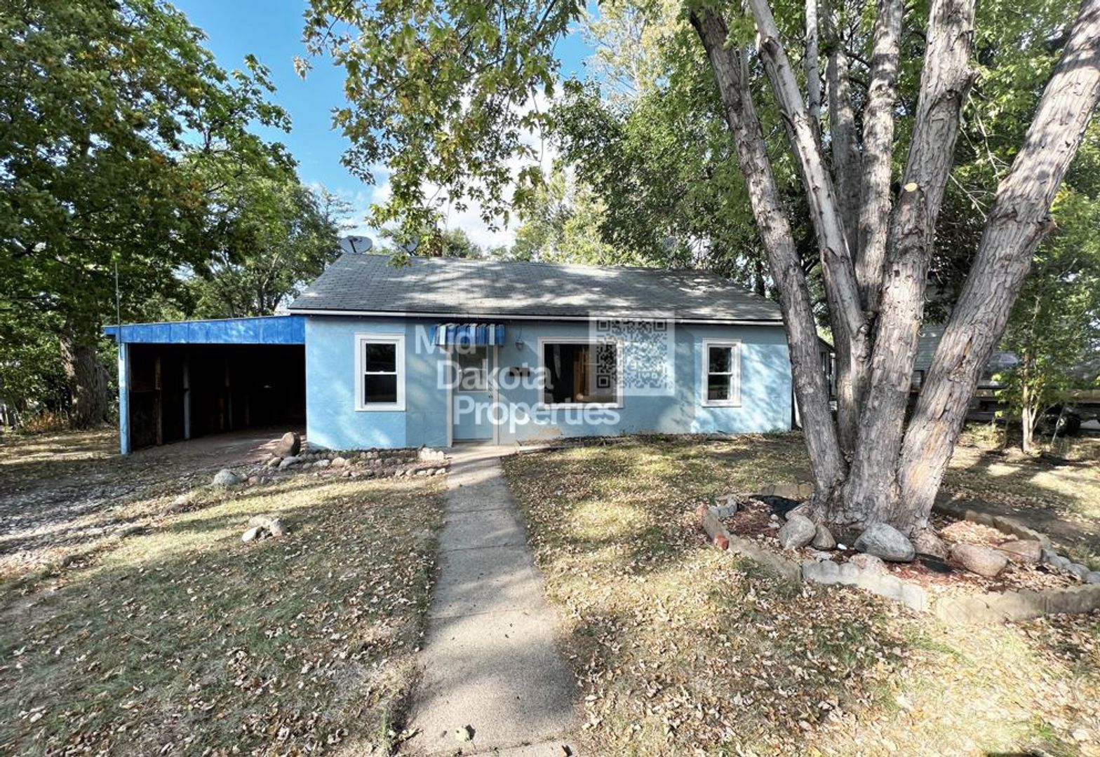 Mitchell House: 216 E 11th