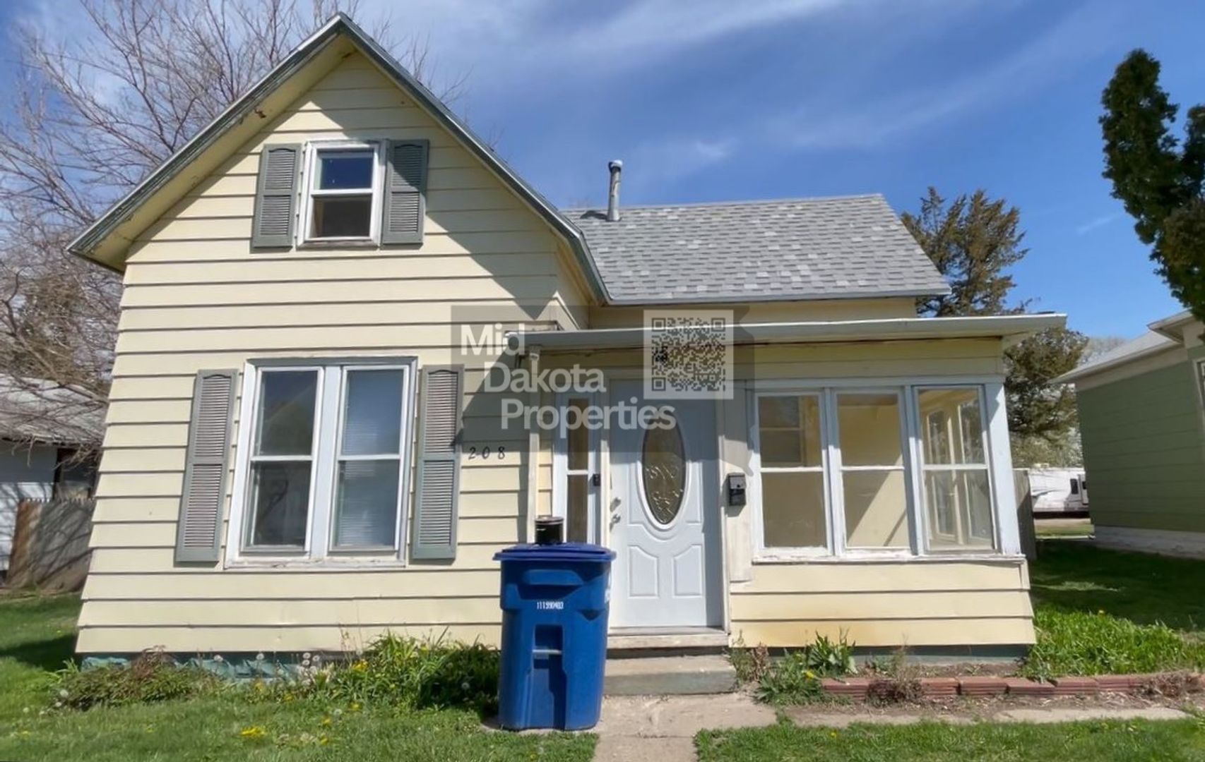 Mitchell House: 208 E 10th