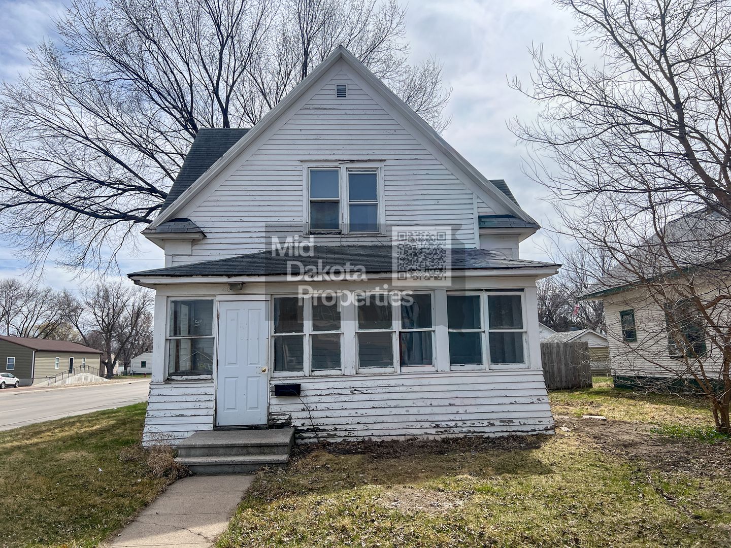 Mitchell House: 401 W 11th