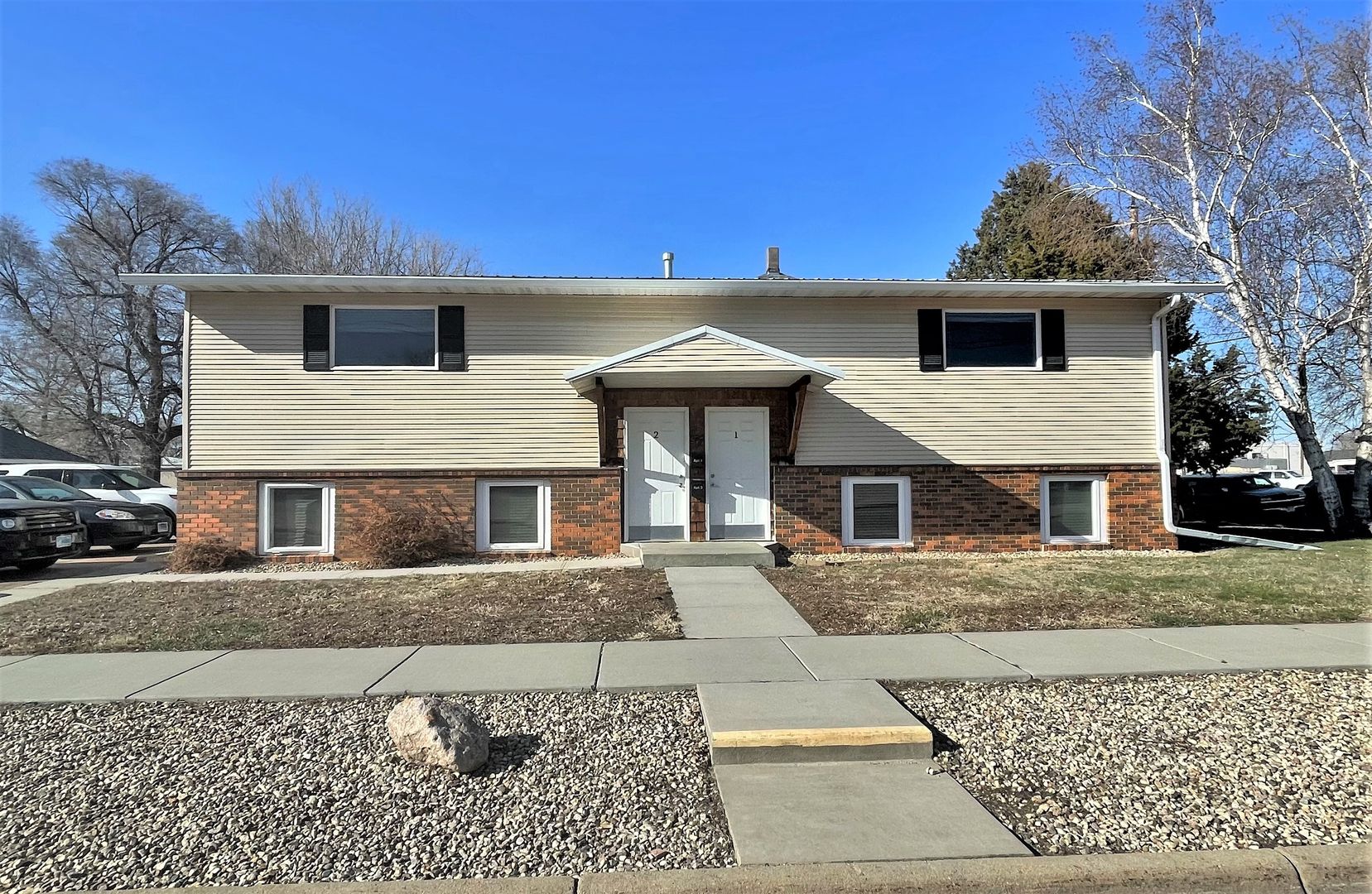 Mitchell Apartment: 200 W 7th