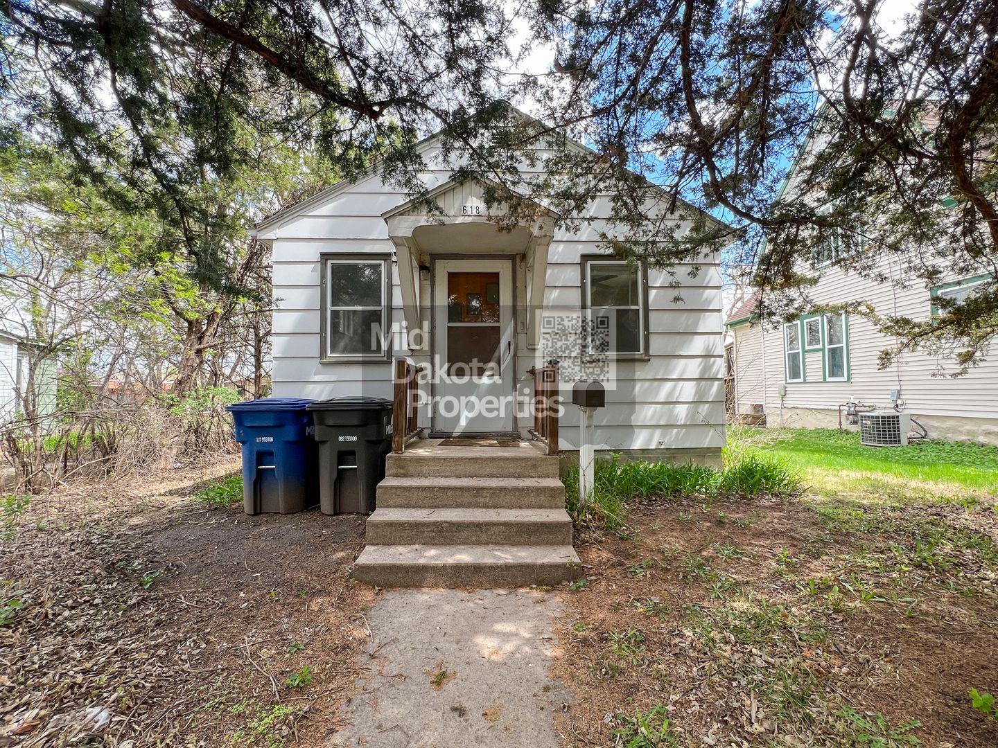 Mitchell House: 618 S Edmunds