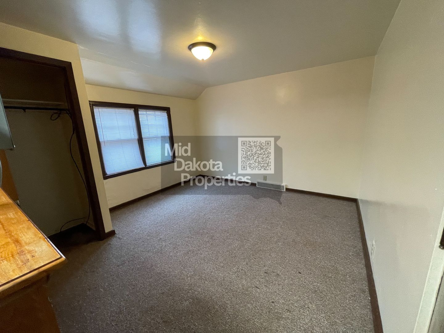 Mitchell Apartment: 125, 127, 127 1/2,129, 131, 133, 135 E 2nd