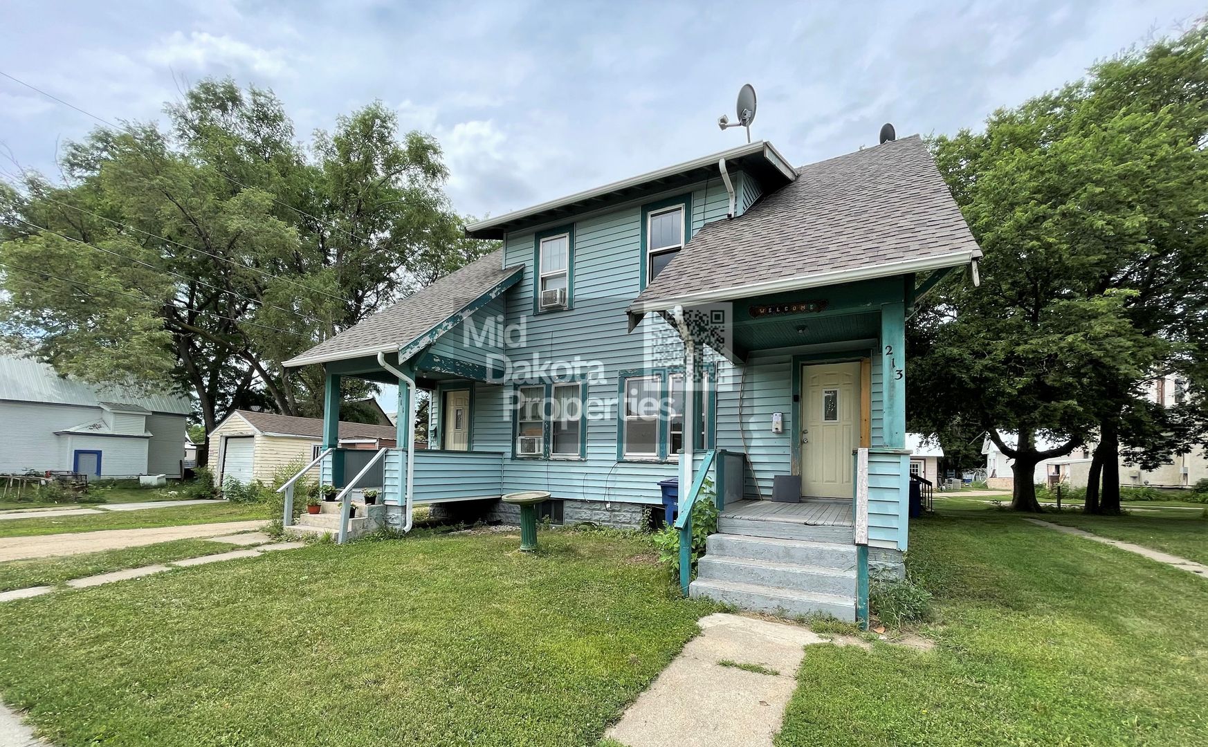 Mitchell Apartment: 211 & 213 N Edmunds