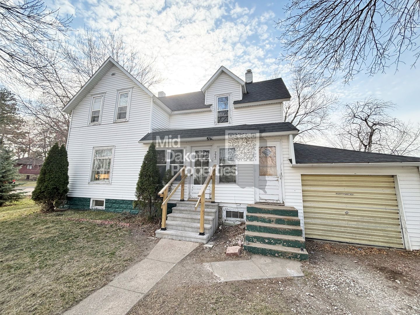 Mitchell House: 735 S Wisconsin