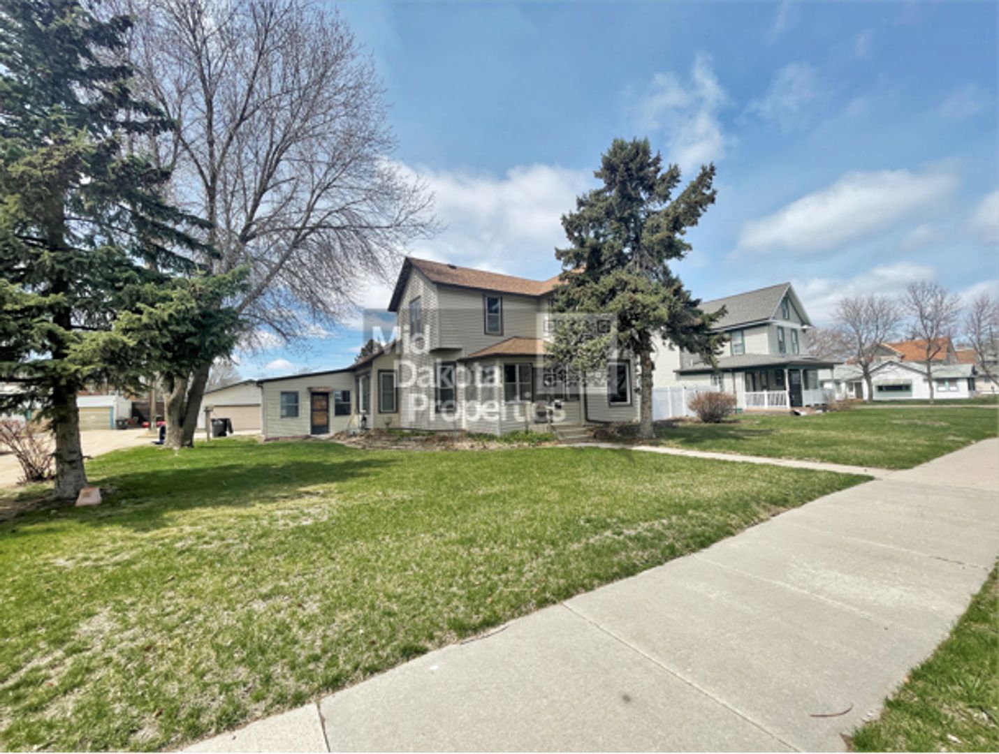 Mitchell House: 517 N Duff